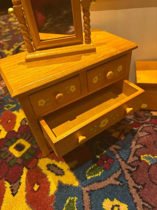 Angelina Ballerina Bedroom Set - Picture 6 of 8